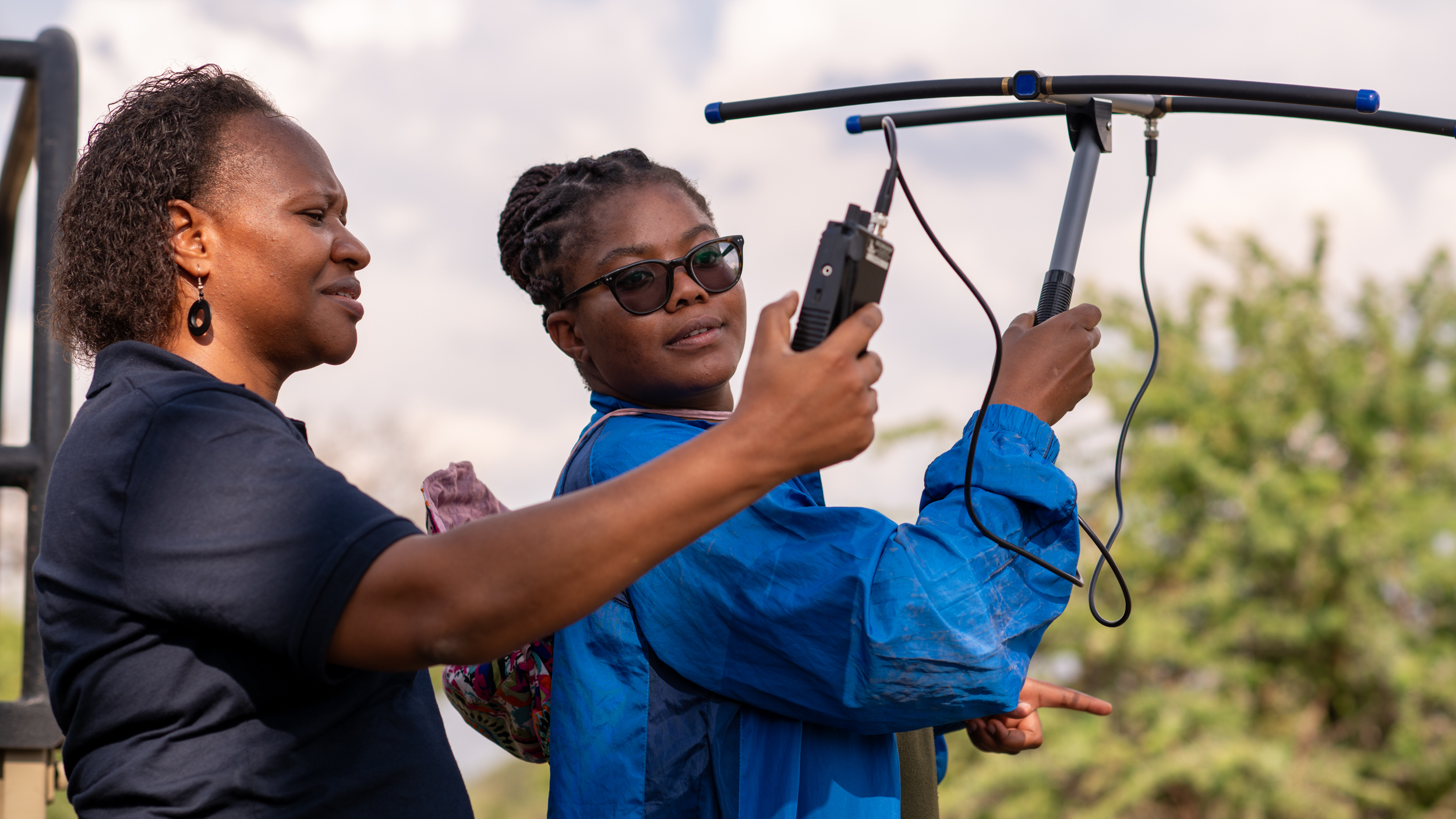 Participants learn use of wildlife tracking technology