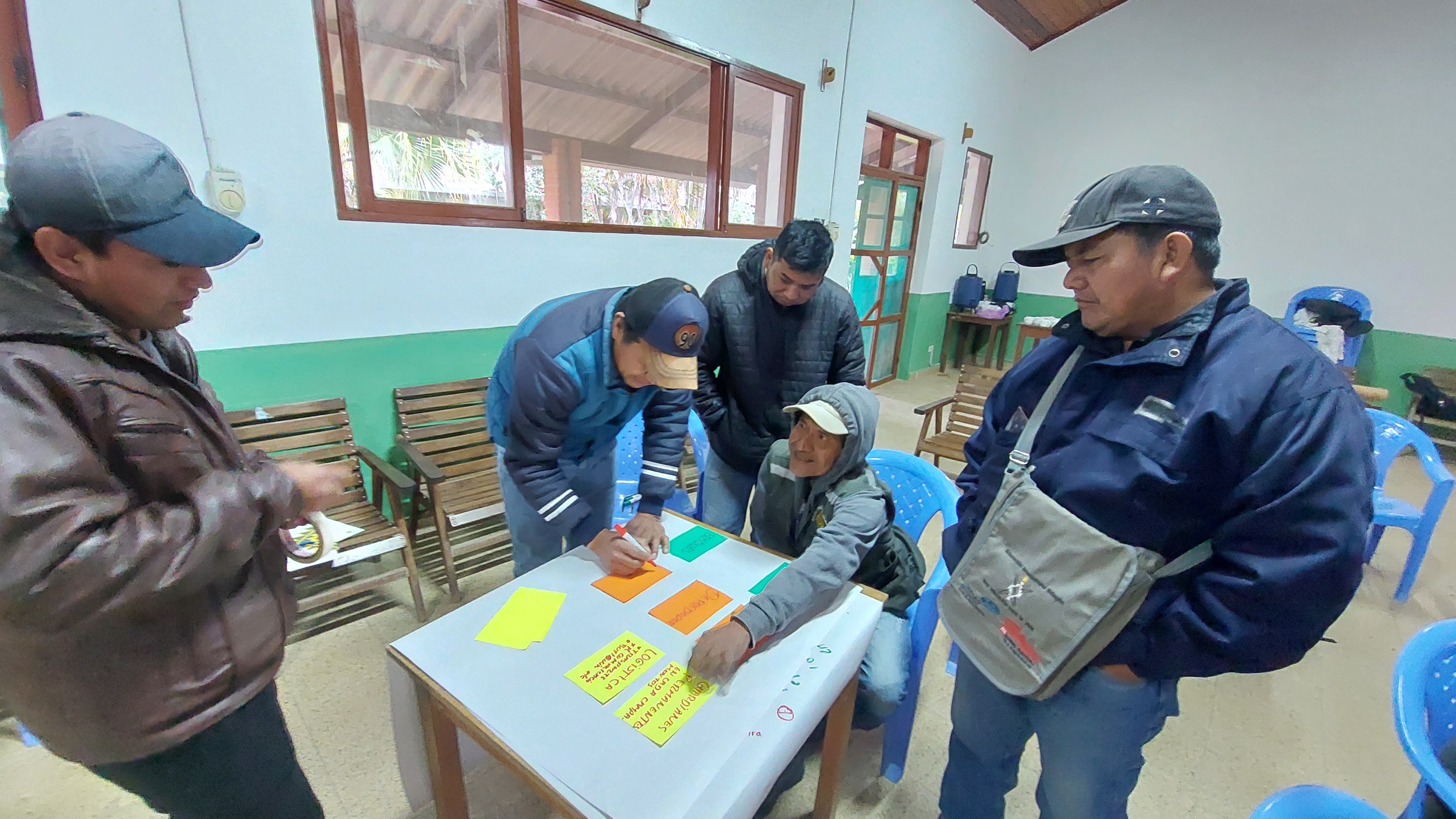 Guardianes Área de Vida Guajukaka, identificando las amenazas a su territorio