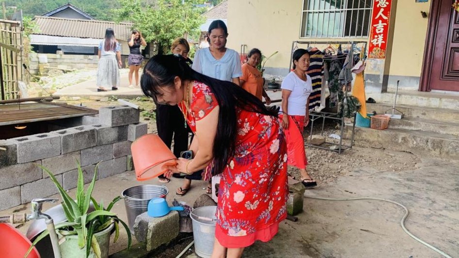 Women leaders lead a cleanup campaign under the theme “Prevent Mosquito Breeding, Stop Disease Transmission.” 