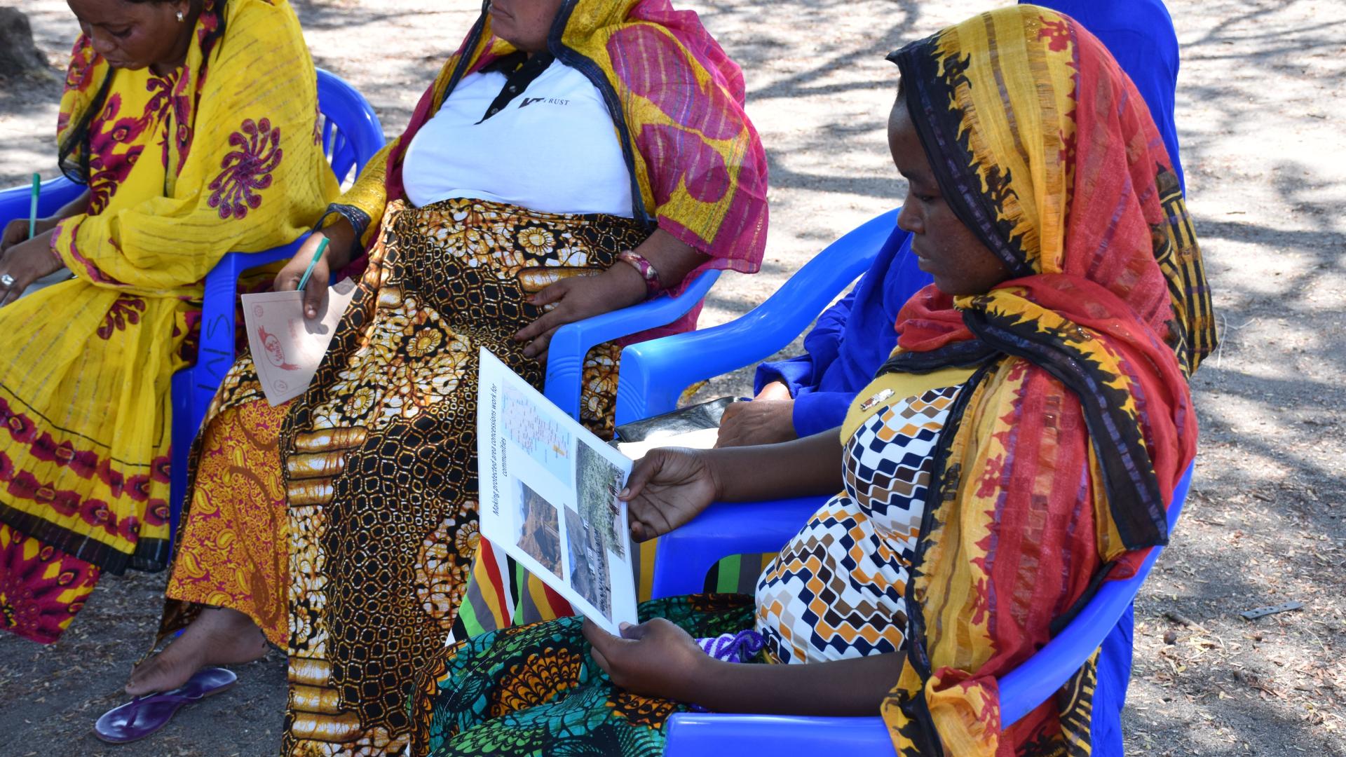 Discussion with communities in Saadani National Park (Tanzania), on existing PANORAMA solutions relating to ecotourism and protected areas, 2015