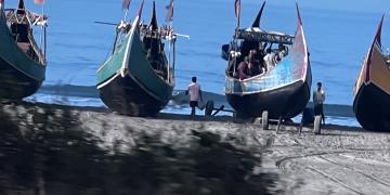 Traditional boats in Saint Martin's Island