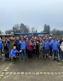 Participantes del 2° Taller para Guías Fluviales de Valdivia en Avenida Constanera de la ciudad.