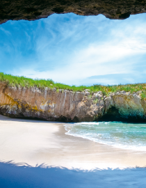 Playa del amor en Islas Marietas Miguel Naranjo